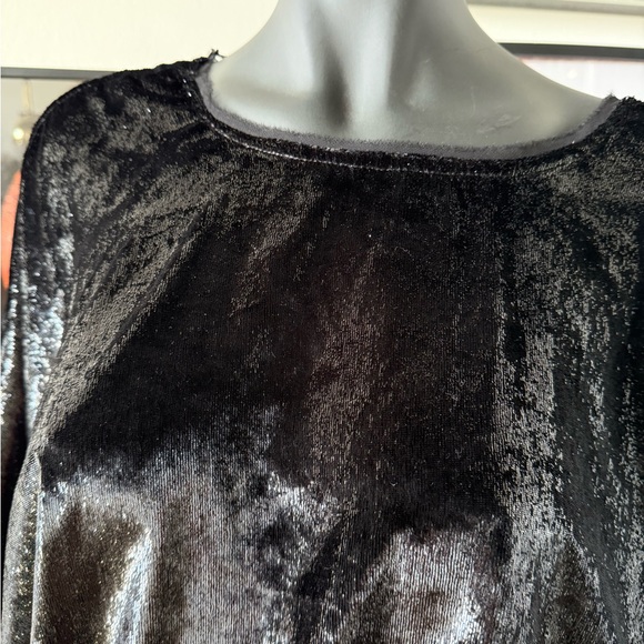 🇧🇷 Elegant Black Velvet Mini Dress – Open Back – Made in Brazil - Picture 7 of 9